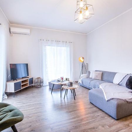 Apartment With Parking Near Medical Center Atény Exteriér fotografie